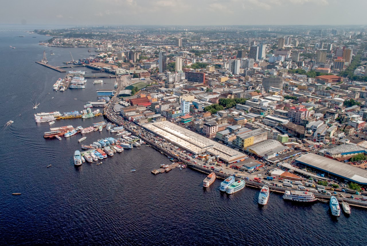 Downtown Manaus and the Negro River (Photo: Internet.)