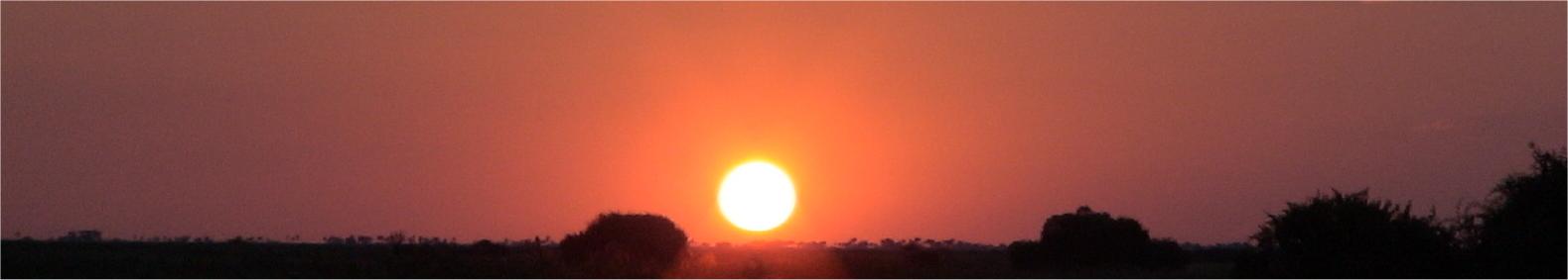 Several of the sunsets during the trip were stunning. With one, the entire sky -- a full 360 degrees -- lit up in shades of red and orange. Photo by FG.