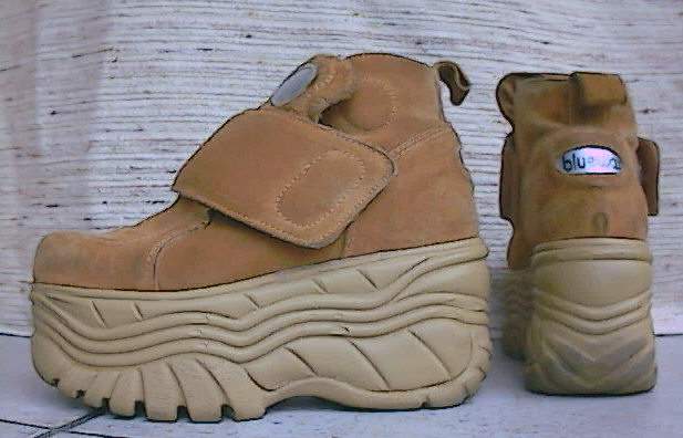 Platform ankle boot
