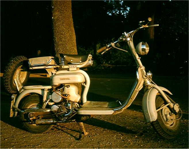 My trusty motor scooter, just before I returned it to the rental company. Photo by FG.