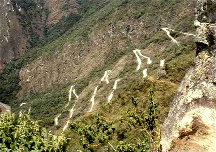 The road from the train up the mountain to Machu Picchu. Photo by FG.