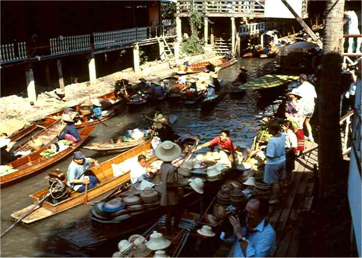 The water market was fascinating.  Many merchants and their wares on a myriad of little boats.  Photo by FG.
