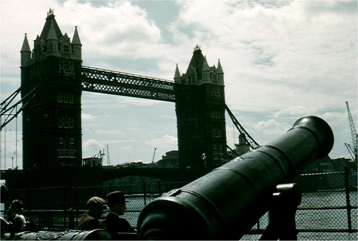 The Tower Bridge over the Thames. Photo by FG.