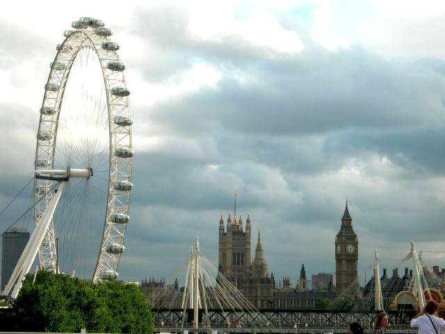 The London Eye. Photo from the Internet.